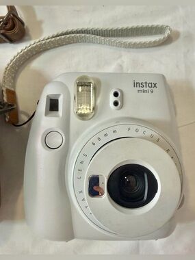 Fujifilm Instax Mini 9 Instant Camera - Smokey White Tested W/Case